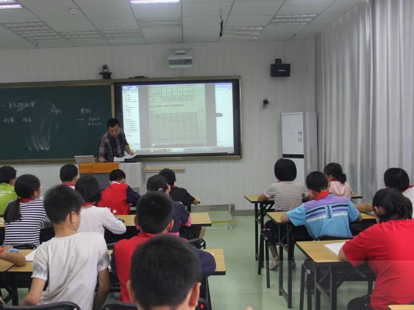 學(xué)校多媒體教室投屏 學(xué)校多媒體教室投屏